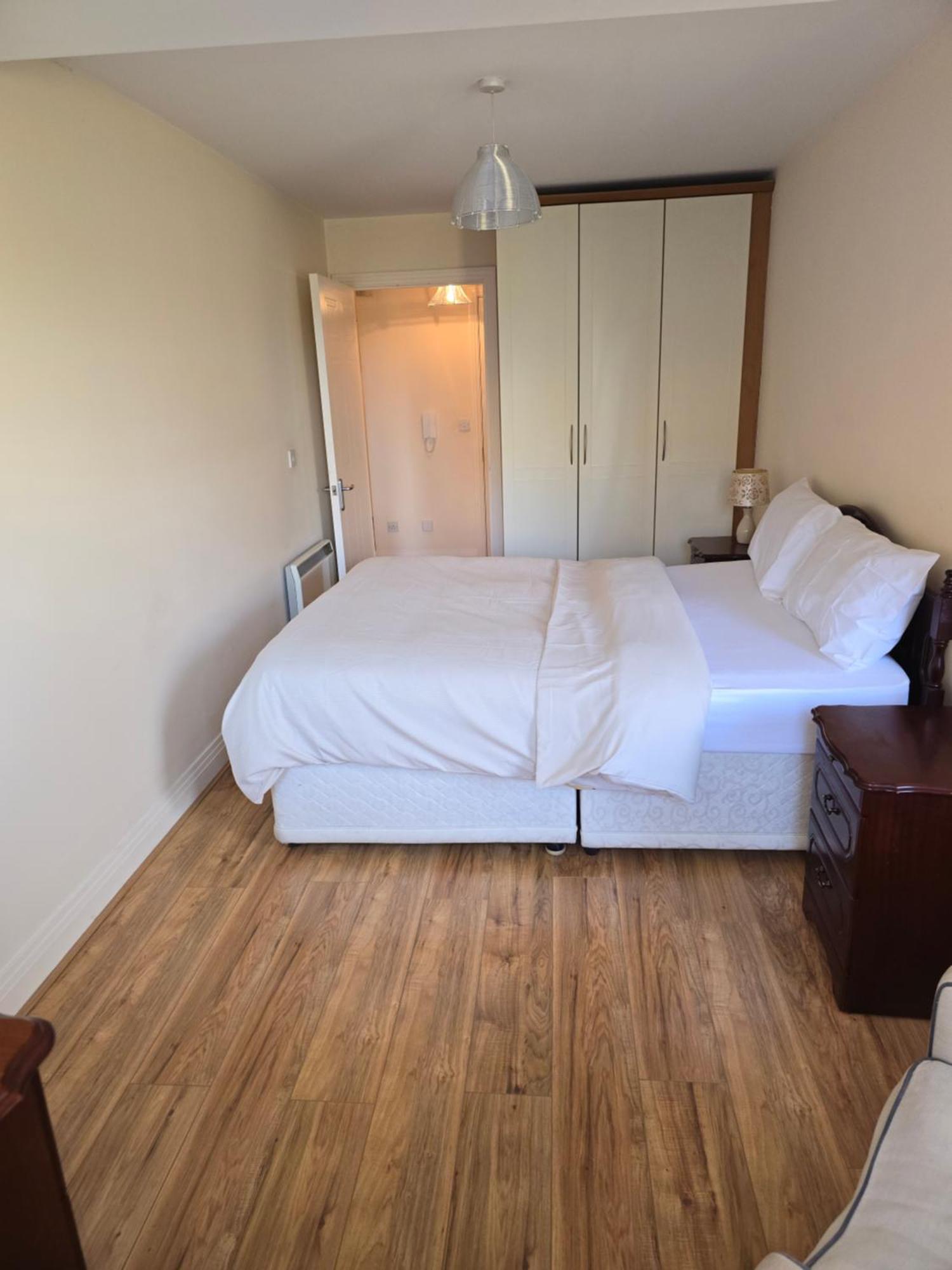 Gracian Omb Dublin Apartment Exterior foto