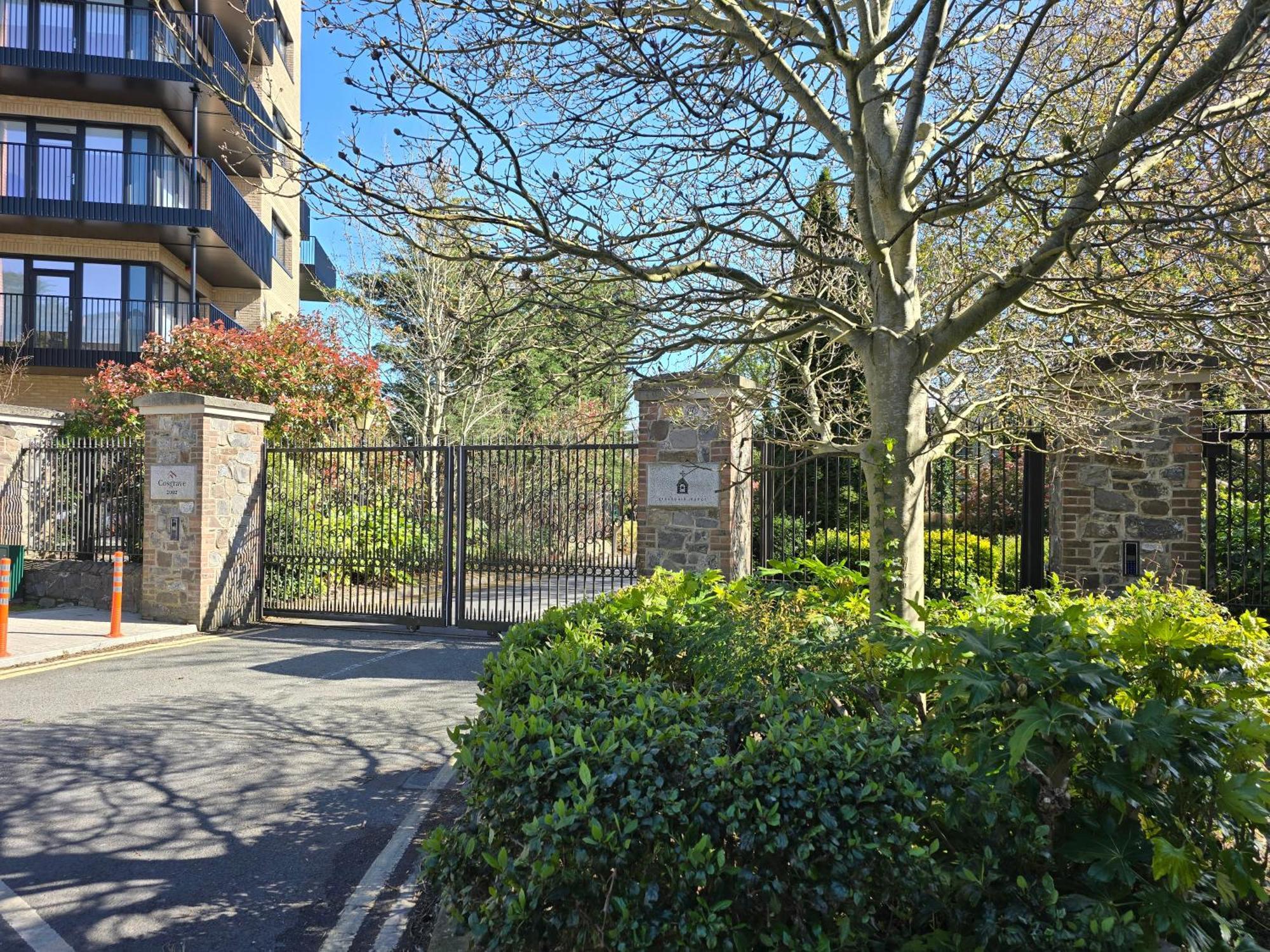 Gracian Omb Dublin Apartment Exterior foto